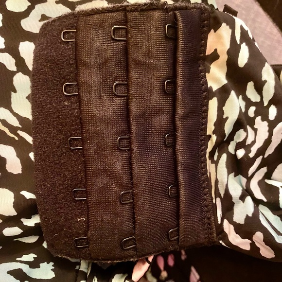 5/$25! 2 EUC cute Torrid bras, plaid has wire, leopard print is wireless 42H - Picture 8 of 11